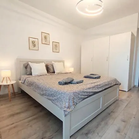 New Luxury Ultra Flat At Unirii Square Bucarest