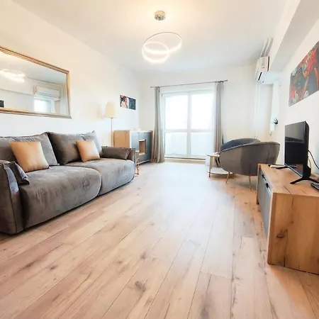 New Luxury Ultra Flat At Unirii Square דירה בוקרשט