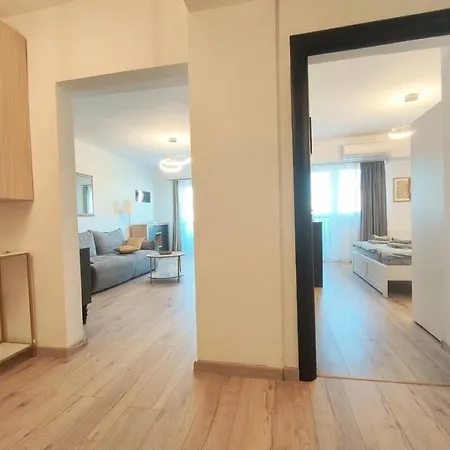 New Luxury Ultra Flat At Unirii Square דירה *
